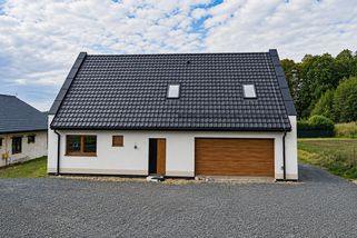 Koupili pozemek a postavili na něm dům. Pak zjistili, že prodejce nebyl svéprávný a pozemek mu musí vrátit